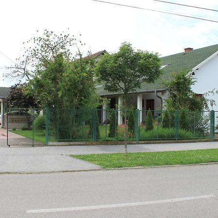Boulevard Garden House - Free And Save Parking In The Locked Yard Ćuprija エクステリア 写真